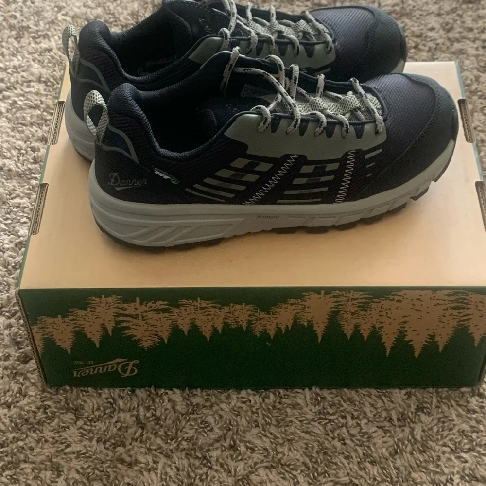 NWT Woman’s Danner Run Time 3” ESD NMT Black Trail‎ Hiking Shoes Sz 7